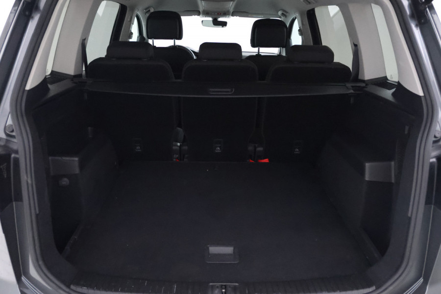 Volkswagen Touran 1.6 TDI SCR Highline apple carplay, Navigatie, Climate,