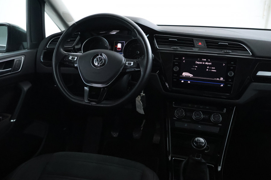 Volkswagen Touran 1.6 TDI SCR Highline apple carplay, Navigatie, Climate,