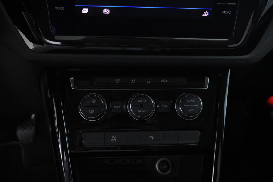 Volkswagen Touran 1.6 TDI SCR Highline apple carplay, Navigatie, Climate,