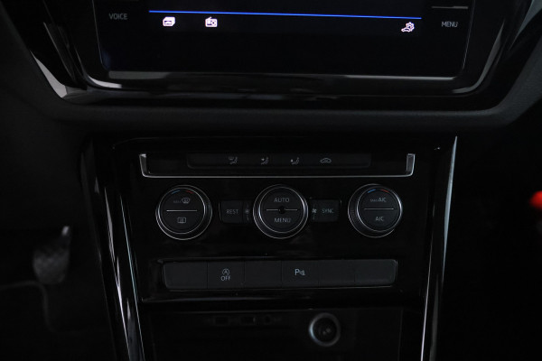 Volkswagen Touran 1.6 TDI SCR Highline apple carplay, Navigatie, Climate,