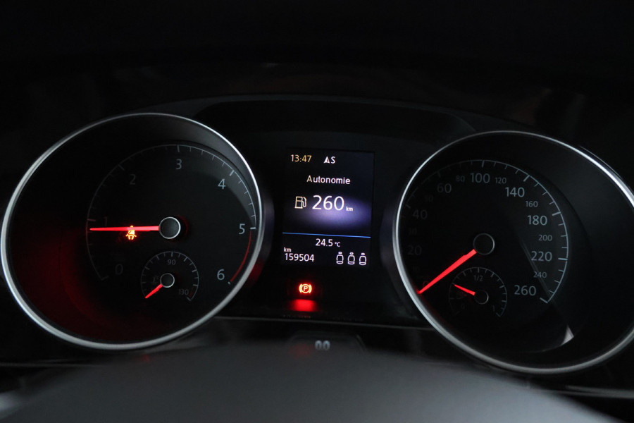 Volkswagen Touran 1.6 TDI SCR Highline apple carplay, Navigatie, Climate,