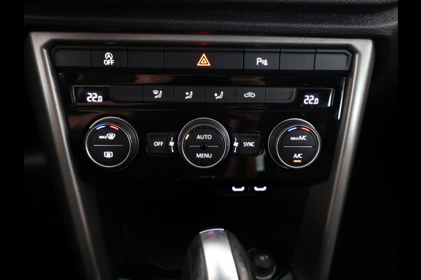 Volkswagen T-Roc 1.5 TSI Style 150 pk Automaat (DSG) | Navigatie | Parkeersensoren | Achteruitrijcamera | Adaptieve cruise control | Autom. airco | Apple Carplay/Android Auto |