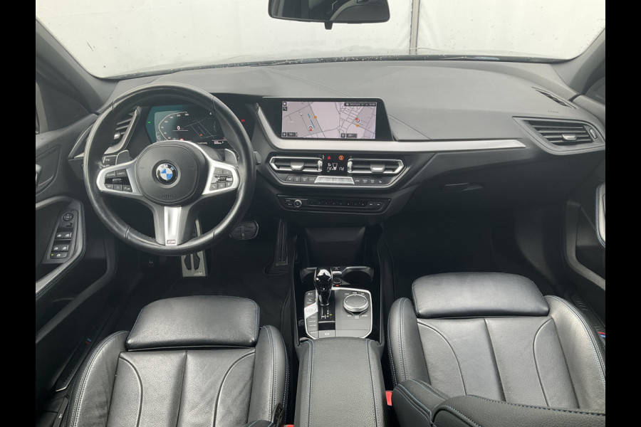 BMW 1-serie 118d Business M-Sport Trekhaak Leder Carplay Sfeerverl Led Voll.Onderhouden!