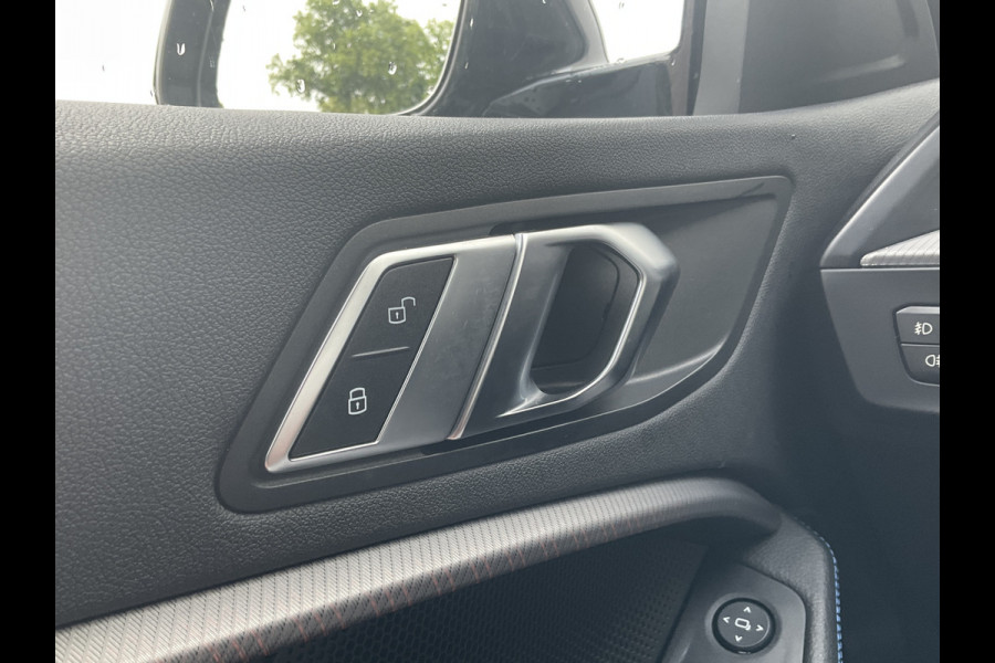 BMW 1-serie 118d Business M-Sport Trekhaak Leder Carplay Sfeerverl Led Voll.Onderhouden!