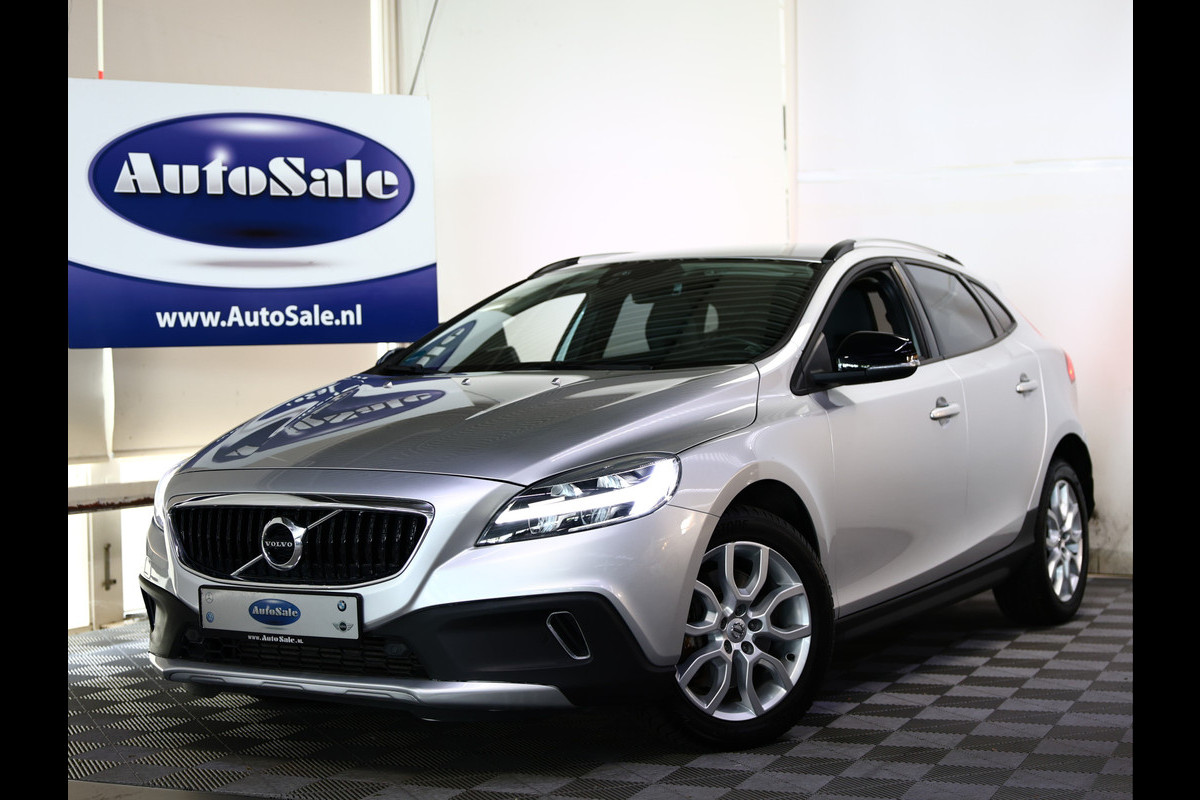 Volvo V40 Cross Country 1.5 T3 Momentum AUTOMAAT NAV CAMERA '17 Volvo V40 Cross Country 1.5 T3 Momentum AUTOMAAT NAV CAMERA '17