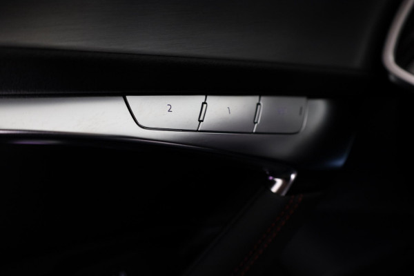 Audi A6 Avant 50 TFSI e quattro S edition Competition panoramadak, comfortsleutel, B&O soundsysteem, leder interieur