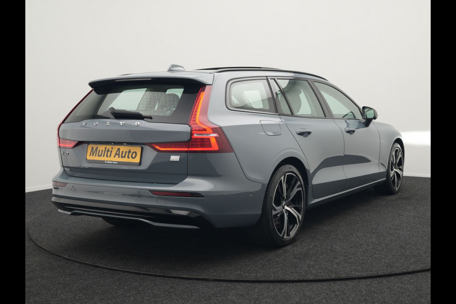Volvo V60 T8 AWD Plus Dark Plug In Hybrid Thunder Grey 390pk Dealer O.H. Long Range PHEV | Panodak | Lederen Sportstoelen Memory | Pilot Assist | Google Assistant | Adaptive Cruise | Harman Kardon | Camera | Apple Carplay | Stoel & Stuurverwarming |