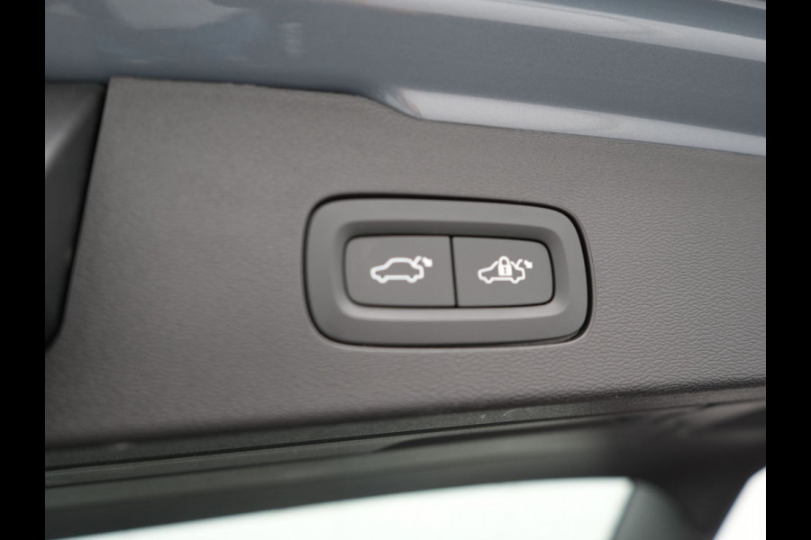 Volvo V60 T8 AWD Plus Dark Plug In Hybrid Thunder Grey 390pk Dealer O.H. Long Range PHEV | Panodak | Lederen Sportstoelen Memory | Pilot Assist | Google Assistant | Adaptive Cruise | Harman Kardon | Camera | Apple Carplay | Stoel & Stuurverwarming |