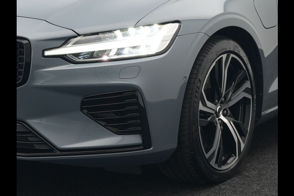 Volvo V60 T8 AWD Plus Dark Plug In Hybrid Thunder Grey 390pk Dealer O.H. Long Range PHEV | Panodak | Lederen Sportstoelen Memory | Pilot Assist | Google Assistant | Adaptive Cruise | Harman Kardon | Camera | Apple Carplay | Stoel & Stuurverwarming |