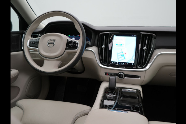 Volvo V60 T8 AWD Plus Dark Plug In Hybrid Thunder Grey 390pk Dealer O.H. Long Range PHEV | Panodak | Lederen Sportstoelen Memory | Pilot Assist | Google Assistant | Adaptive Cruise | Harman Kardon | Camera | Apple Carplay | Stoel & Stuurverwarming |
