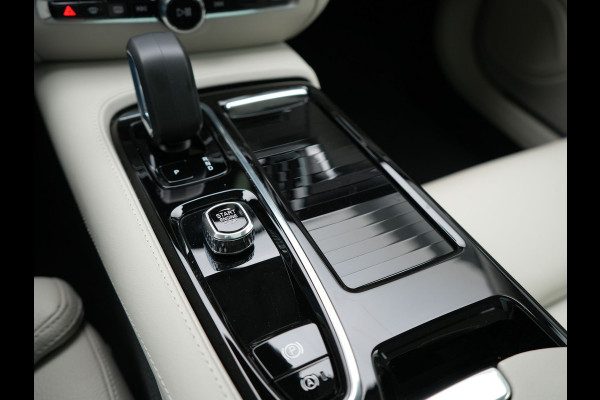 Volvo V60 T8 AWD Plus Dark Plug In Hybrid Thunder Grey 390pk Dealer O.H. Long Range PHEV | Panodak | Lederen Sportstoelen Memory | Pilot Assist | Google Assistant | Adaptive Cruise | Harman Kardon | Camera | Apple Carplay | Stoel & Stuurverwarming |