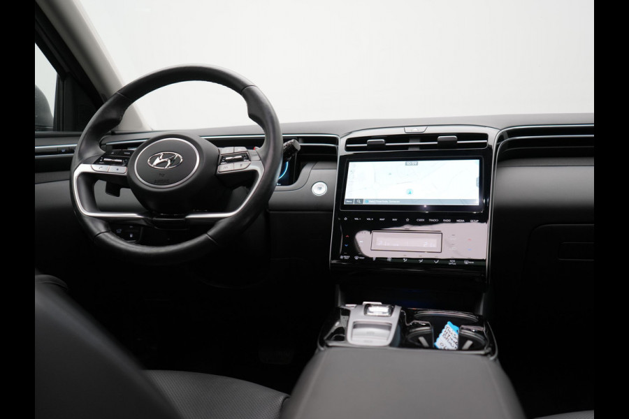 Hyundai Tucson 1.6 T-GDI Premium 4WD Plug In Hybrid 265pk Dealer O.H. PHEV | Panodak | Trekhaak Afneembaar | Adaptive Cruise | Lederen Sportstoelen Memory & Ventilatie | Krell Audio | Stoel & Stuurverwarming | Navigatie | Apple Carplay | Camera | Virtual |