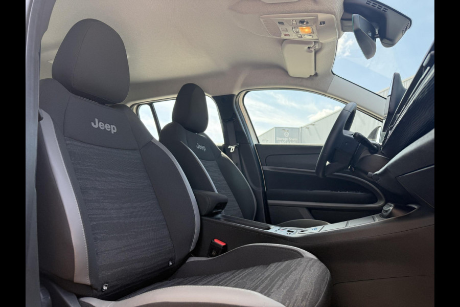 Jeep Avenger Longitude 54 kWh | Navi | Carplay | Stoelverwarming |