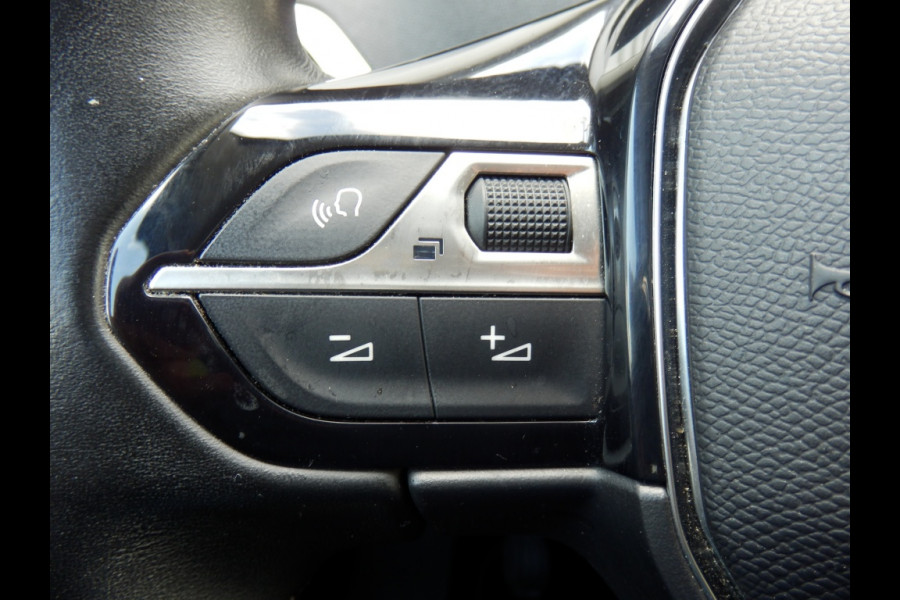Peugeot 3008 1.2 130pk | BL Prem | Clima | Trekhaak | Leder | Stoelverwarming