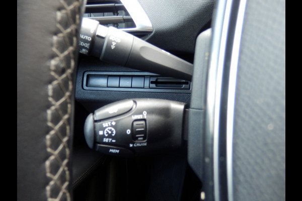 Peugeot 3008 1.2 130pk | BL Prem | Clima | Trekhaak | Leder | Stoelverwarming