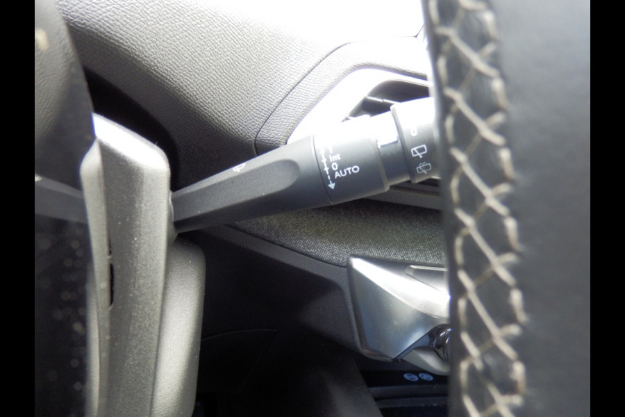 Peugeot 3008 1.2 130pk | BL Prem | Clima | Trekhaak | Leder | Stoelverwarming