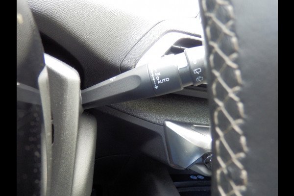 Peugeot 3008 1.2 130pk | BL Prem | Clima | Trekhaak | Leder | Stoelverwarming
