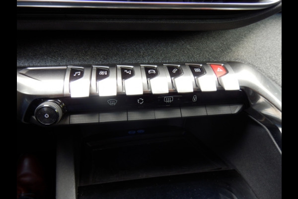 Peugeot 3008 1.2 130pk | BL Prem | Clima | Trekhaak | Leder | Stoelverwarming