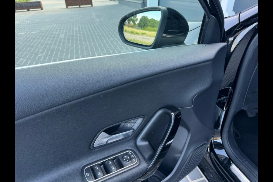 Mercedes-Benz A-Klasse 160 d Premium m20 NAVI WIDESCREEN CAMERA PDC CLIMATE ELEK PAKKET