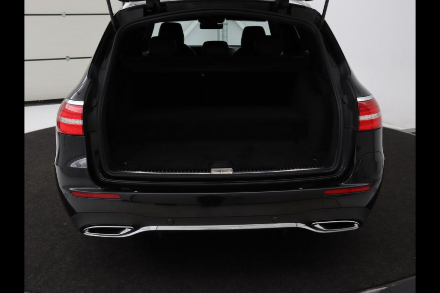 Mercedes-Benz E-Klasse 300de AMG Line | Adaptive cruise | Nappaleder | 360 Camera | Carplay | Stoelverwarming | Sfeerverlichting | Widescreen | Navigatie | Full LED