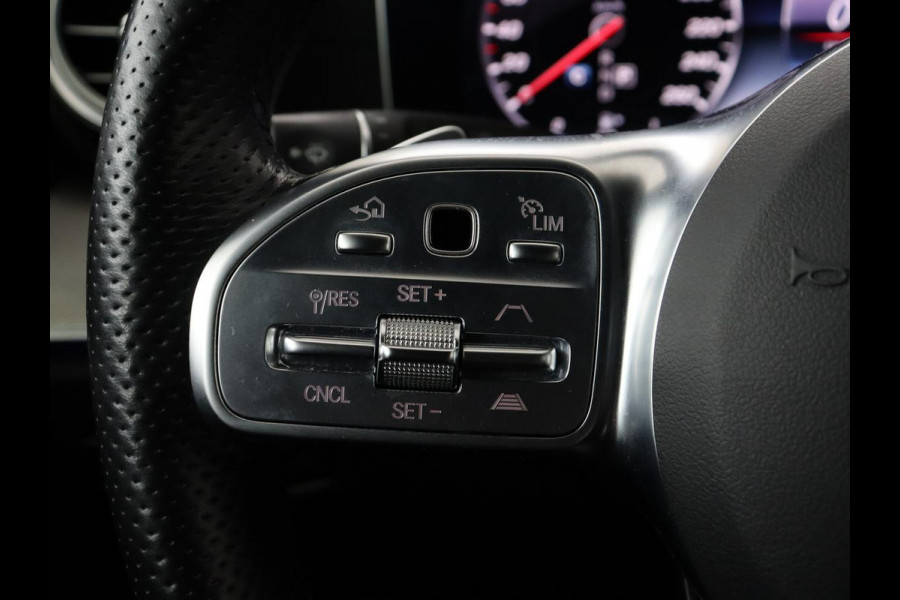 Mercedes-Benz E-Klasse 300de AMG Line | Adaptive cruise | Nappaleder | 360 Camera | Carplay | Stoelverwarming | Sfeerverlichting | Widescreen | Navigatie | Full LED