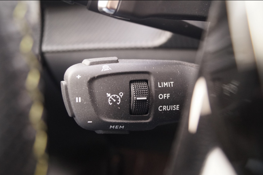 Peugeot 208 1.2 PureTech Automaat GT Pack -PANO-ECC-CAM-