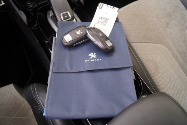 Peugeot 208 1.2 PureTech Automaat GT Pack -PANO-ECC-CAM-