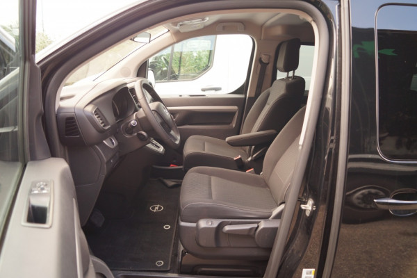 Opel Zafira-e Combi 75kWh 8-persoons -NAVI-AIRCO-PDC-
