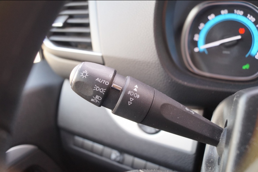 Opel Zafira-e Combi 75kWh 8-persoons -NAVI-AIRCO-PDC-
