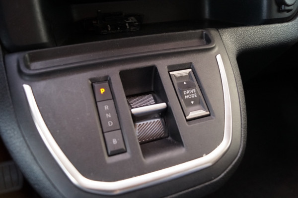 Opel Zafira-e Combi 75kWh 8-persoons -NAVI-AIRCO-PDC-