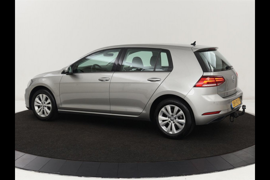 Volkswagen Golf 1.0 TSI Trendline | Carplay | Climate control | Navigatie | Parkeerhulp | Trekhaak | Cruise control | DAB | Bluetooth | Regen/-lichtsensor