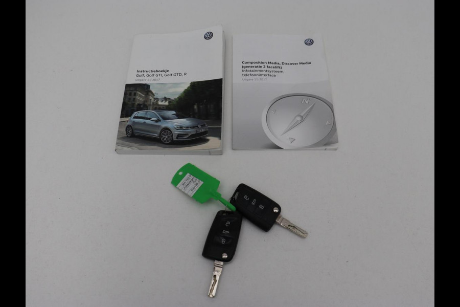 Volkswagen Golf 1.0 TSI Trendline | Carplay | Climate control | Navigatie | Parkeerhulp | Trekhaak | Cruise control | DAB | Bluetooth | Regen/-lichtsensor