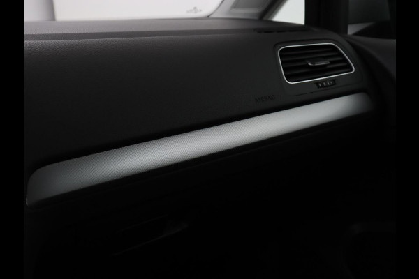 Volkswagen Golf 1.0 TSI Trendline | Carplay | Climate control | Navigatie | Parkeerhulp | Trekhaak | Cruise control | DAB | Bluetooth | Regen/-lichtsensor