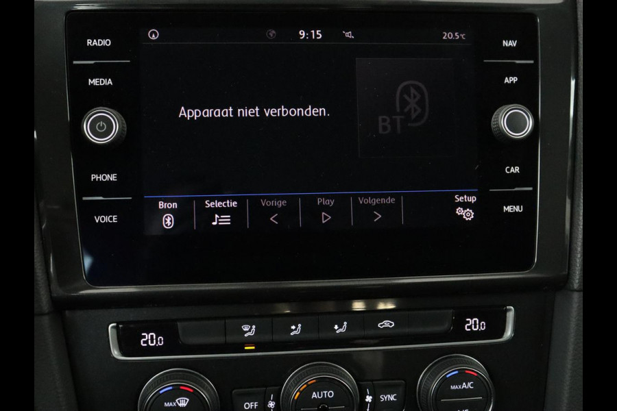 Volkswagen Golf 1.0 TSI Trendline | Carplay | Climate control | Navigatie | Parkeerhulp | Trekhaak | Cruise control | DAB | Bluetooth | Regen/-lichtsensor