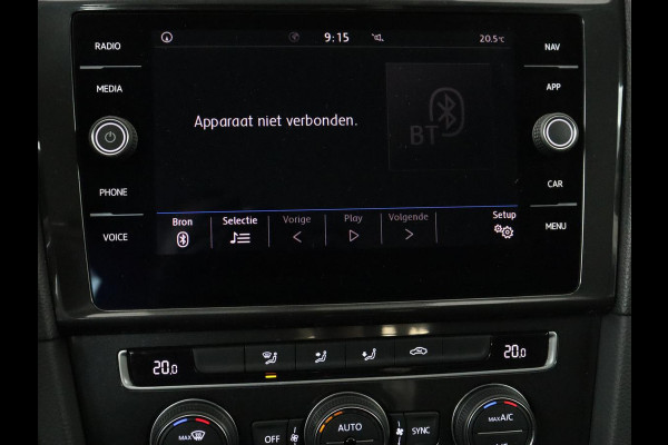 Volkswagen Golf 1.0 TSI Trendline | Carplay | Climate control | Navigatie | Parkeerhulp | Trekhaak | Cruise control | DAB | Bluetooth | Regen/-lichtsensor