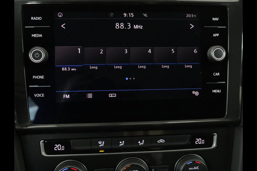 Volkswagen Golf 1.0 TSI Trendline | Carplay | Climate control | Navigatie | Parkeerhulp | Trekhaak | Cruise control | DAB | Bluetooth | Regen/-lichtsensor