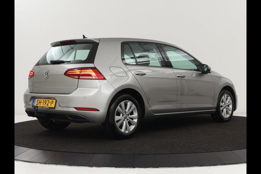 Volkswagen Golf 1.0 TSI Trendline | Carplay | Climate control | Navigatie | Parkeerhulp | Trekhaak | Cruise control | DAB | Bluetooth | Regen/-lichtsensor