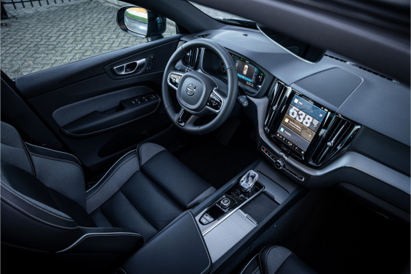 Volvo XC60 2.0 Recharge T6 AWD Black Edition -LONG RANGE Panodak ** Harman/Kardon