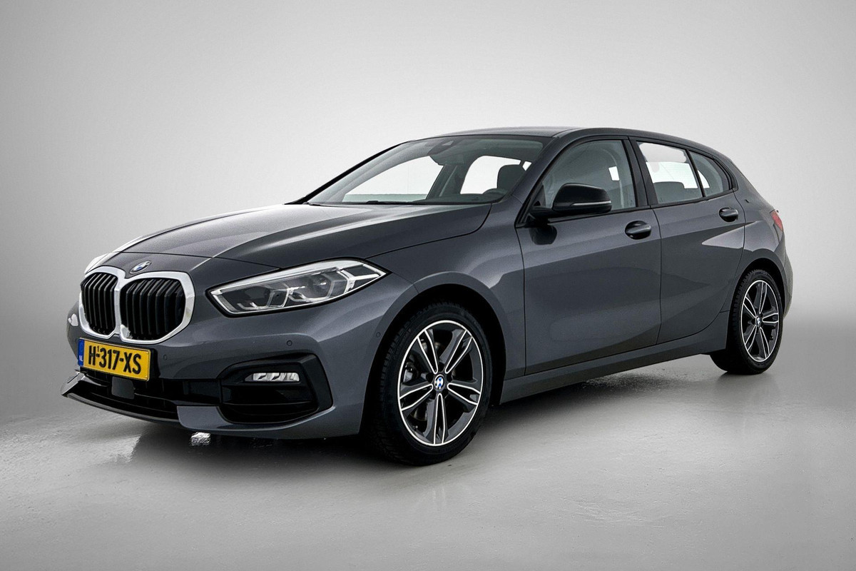 BMW 1-serie 118i Executive Edition Sport (STOELVERWARMING, NAVI, CARPLAY, DIGITALE COCKPIT, 1e EIGENAAR, DEALER ONDERHOUDEN)