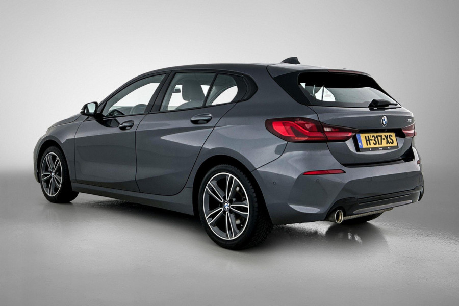 BMW 1-serie 118i Executive Edition Sport (STOELVERWARMING, NAVI, CARPLAY, DIGITALE COCKPIT, 1e EIGENAAR, DEALER ONDERHOUDEN)