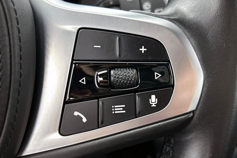 BMW 1-serie 118i Executive Edition Sport (STOELVERWARMING, NAVI, CARPLAY, DIGITALE COCKPIT, 1e EIGENAAR, DEALER ONDERHOUDEN)