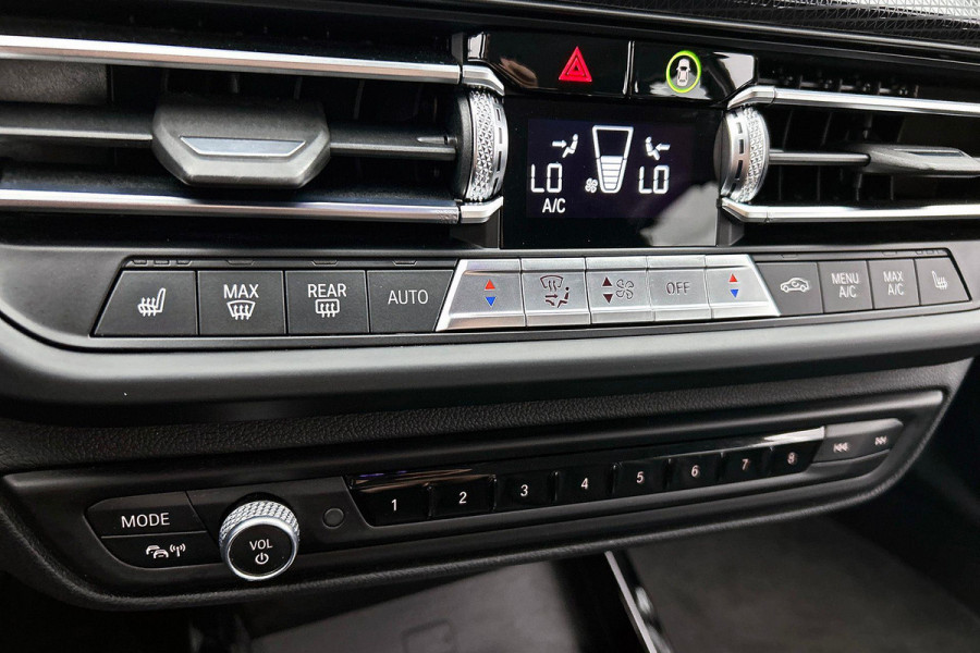 BMW 1-serie 118i Executive Edition Sport (STOELVERWARMING, NAVI, CARPLAY, DIGITALE COCKPIT, 1e EIGENAAR, DEALER ONDERHOUDEN)