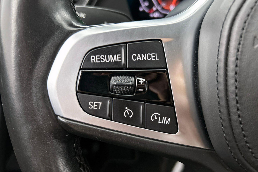 BMW 1-serie 118i Executive Edition Sport (STOELVERWARMING, NAVI, CARPLAY, DIGITALE COCKPIT, 1e EIGENAAR, DEALER ONDERHOUDEN)
