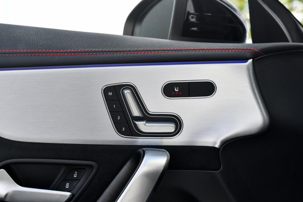 Mercedes-Benz CLA-Klasse 180 AMG Night. Memory, Pano, Keyless, Camera, Multibeam, Sfeer, CarPlay!