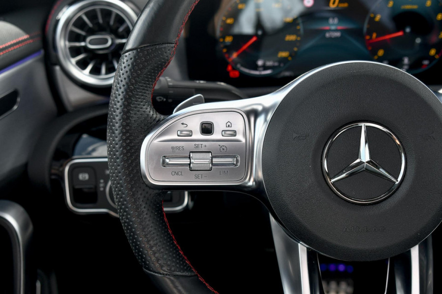 Mercedes-Benz CLA-Klasse 180 AMG Night. Memory, Pano, Keyless, Camera, Multibeam, Sfeer, CarPlay!