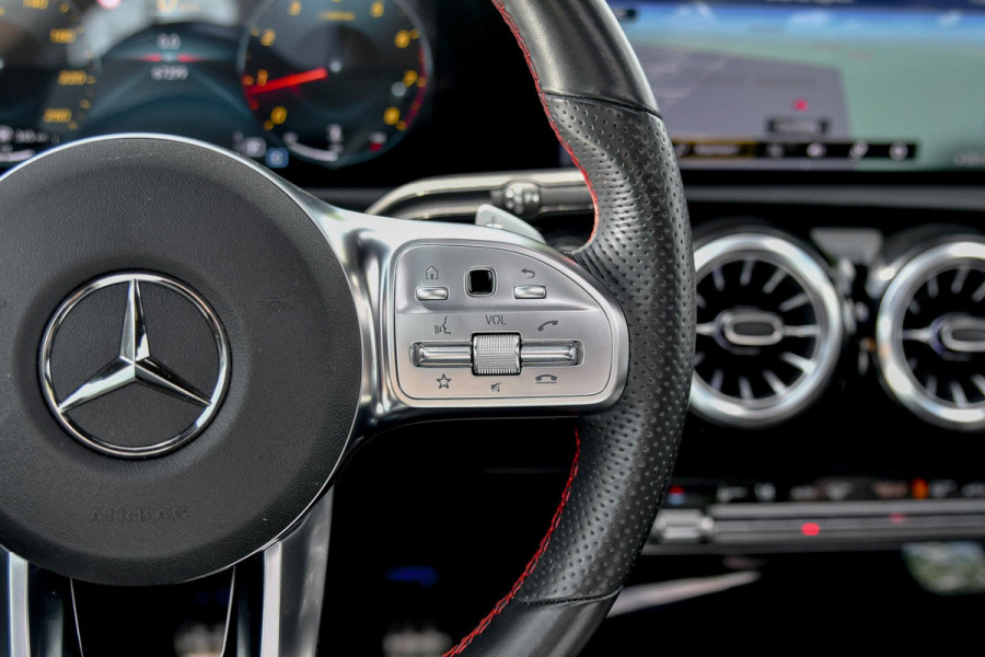 Mercedes-Benz CLA-Klasse 180 AMG Night. Memory, Pano, Keyless, Camera, Multibeam, Sfeer, CarPlay!
