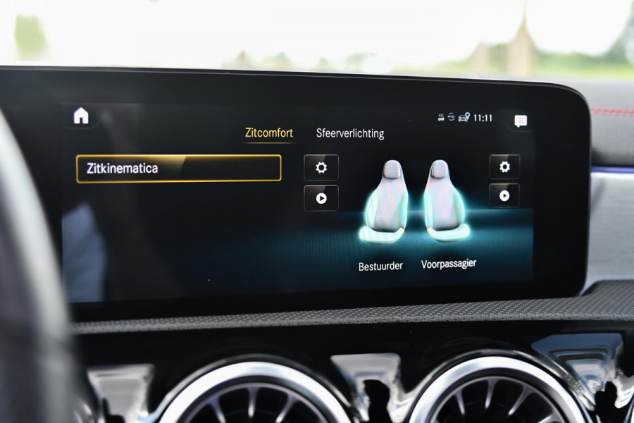 Mercedes-Benz CLA-Klasse 180 AMG Night. Memory, Pano, Keyless, Camera, Multibeam, Sfeer, CarPlay!