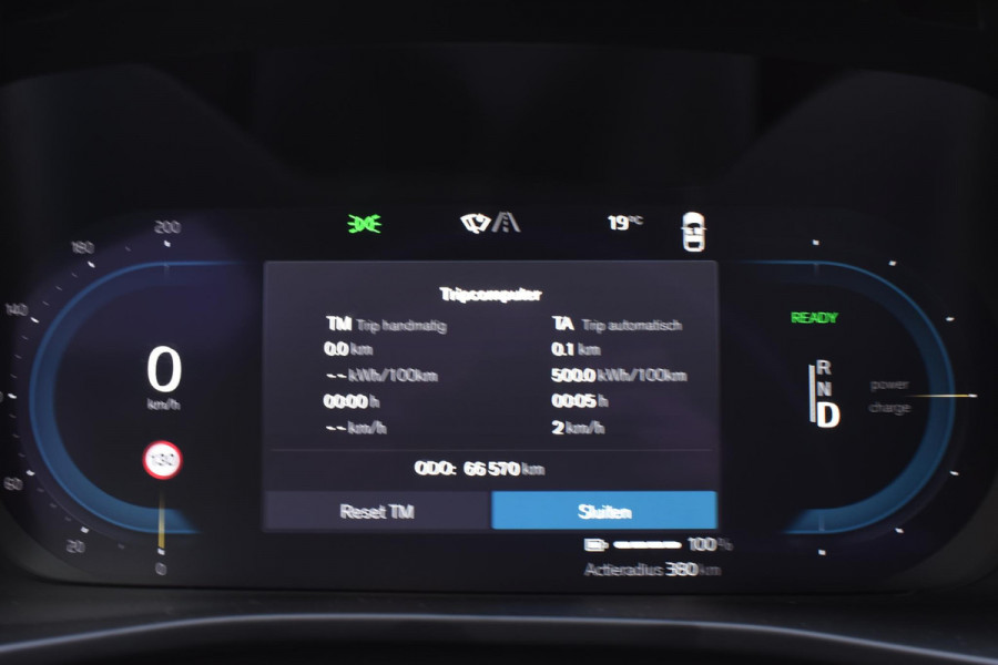 Volvo C40 231PK Single Motor Plus Dark / Navigatie / Camera / Parkeersensoren / Stoelverwarming / Stuurverw. / Adaptieve Cruise Control / LM Velgen /