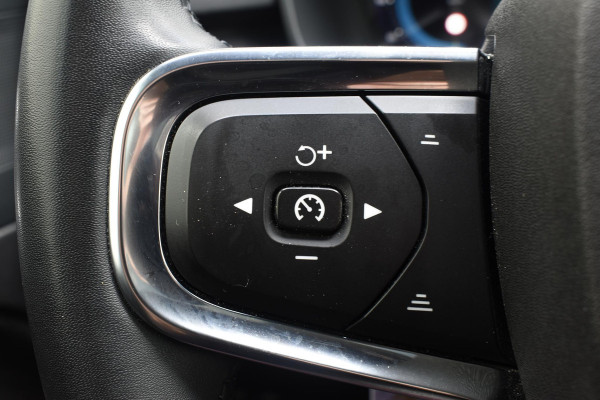 Volvo C40 231PK Single Motor Plus Dark / Navigatie / Camera / Parkeersensoren / Stoelverwarming / Stuurverw. / Adaptieve Cruise Control / LM Velgen /