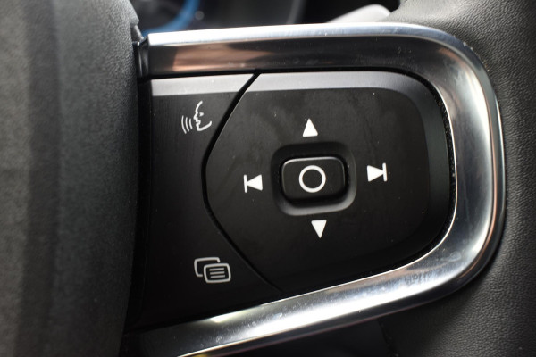 Volvo C40 231PK Single Motor Plus Dark / Navigatie / Camera / Parkeersensoren / Stoelverwarming / Stuurverw. / Adaptieve Cruise Control / LM Velgen /